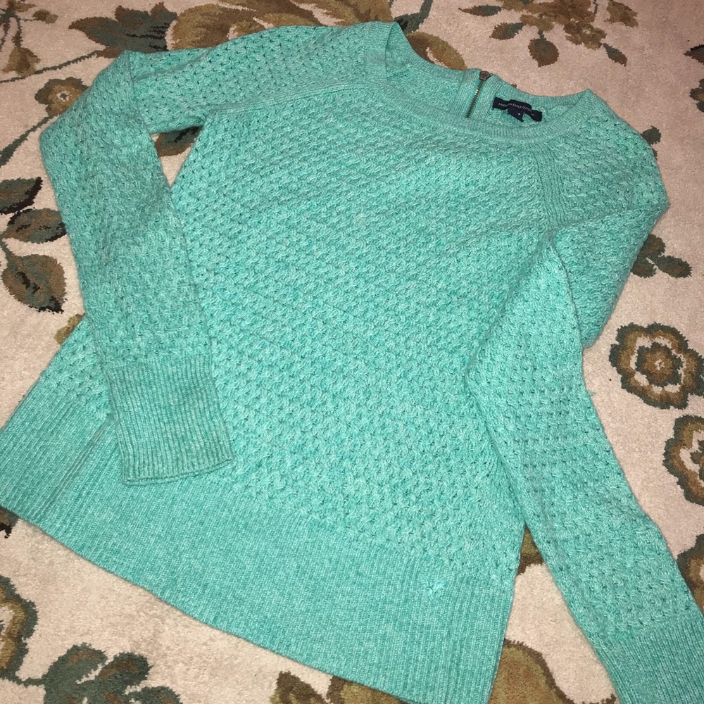 American eagle sweater